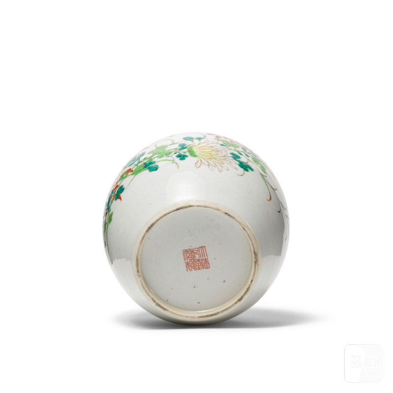 十八/十九世紀 粉彩菊花紋罐 | VASE BALUSTRE EN PORCELAINE DE LA FAMILLE ROSE - 图2